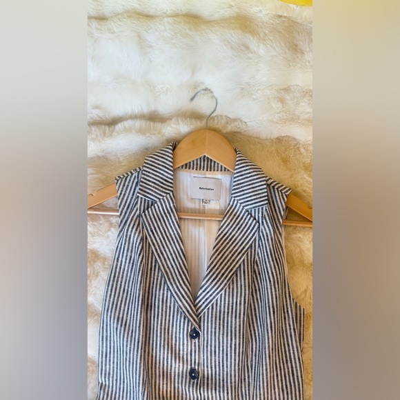 Reformation Leila Linen Romper In Vineyard, brand new, never worn, No flaws. - Picture 8 of 14